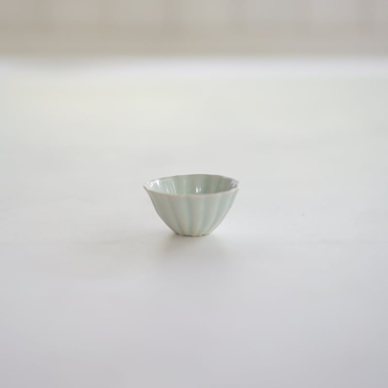 安藤雅信】白藍釉輪花反平茶杯（白藍釉） | ギャルリ百草 online store