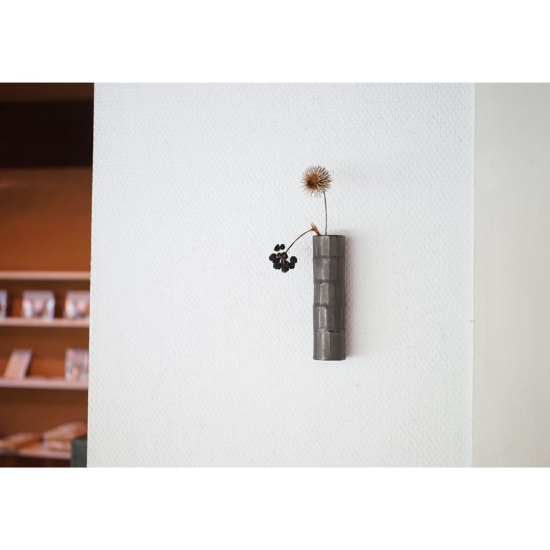 本物 安藤雅信 花器 ギャルリ百草 安藤雅信】花器（黒錆） | ギャルリ