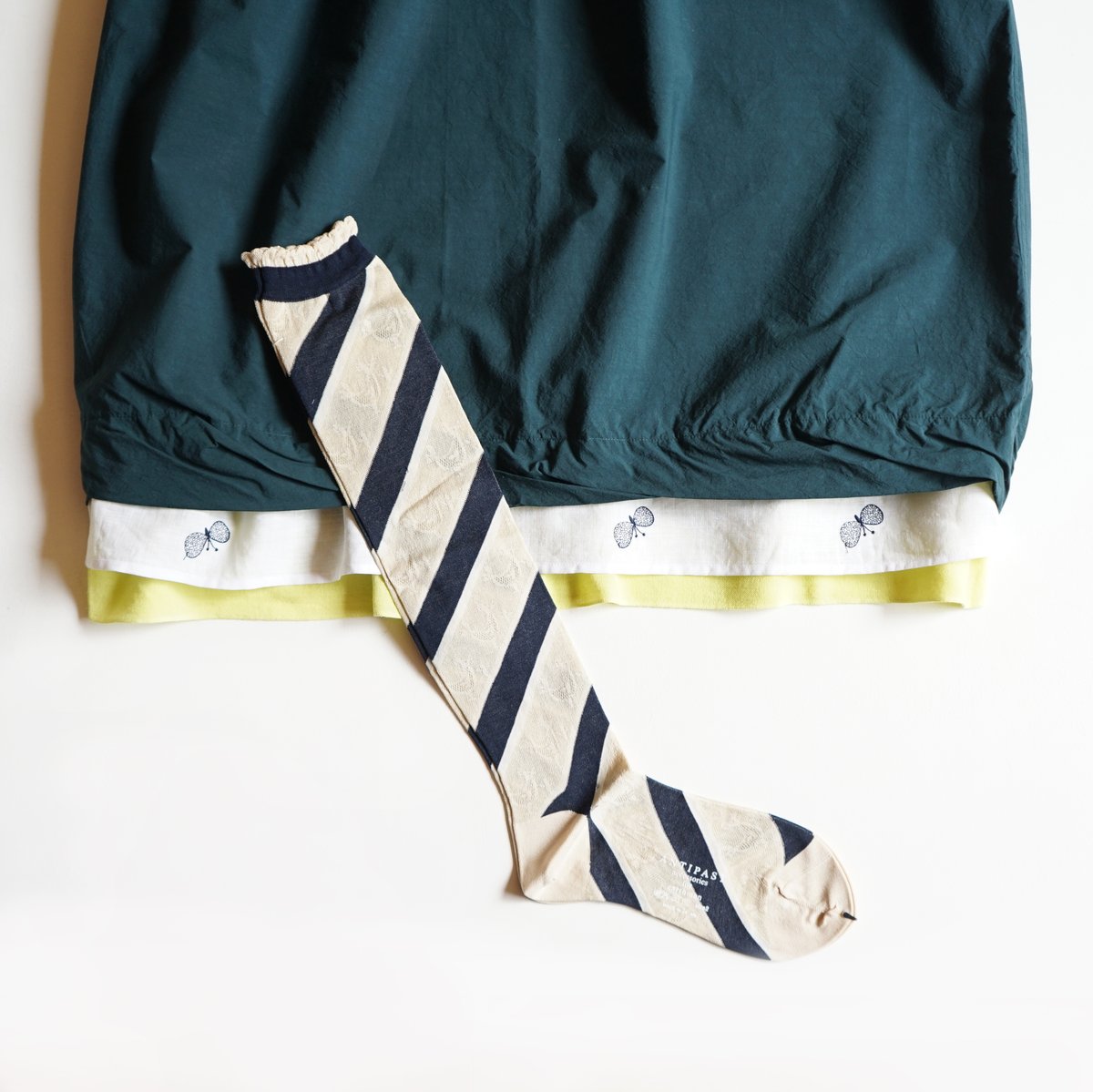 安藤明子｜サロン 百草サロン リネン裾捻りサロン