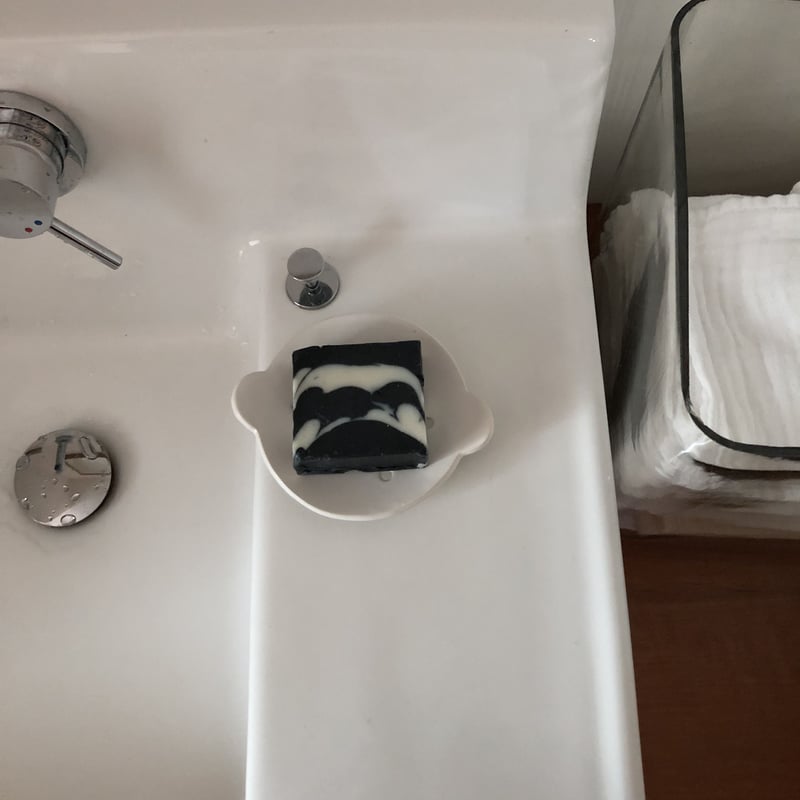 安藤雅信】オランダ石鹸置(乳白艶釉) | ギャルリ百草 online store 安藤雅信】オランダ石鹸置(乳白艶釉) | ギャルリ百草 online store