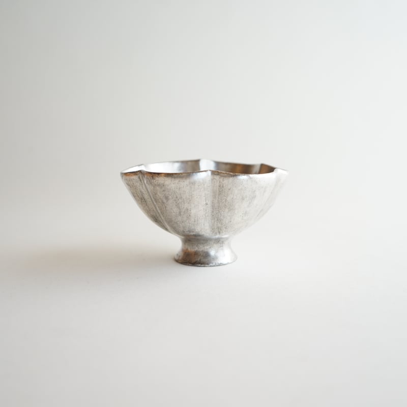 安藤雅信】銀彩ピューター高台輪花鉢 M | ギャルリ百草 online store