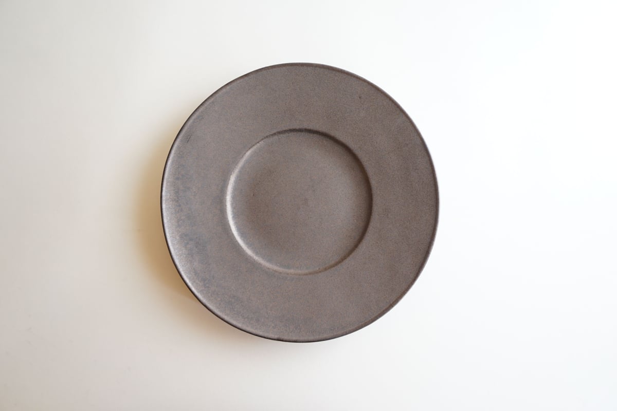 安藤雅信】黒錆釉オランダ皿 L | ギャルリ百草 online store