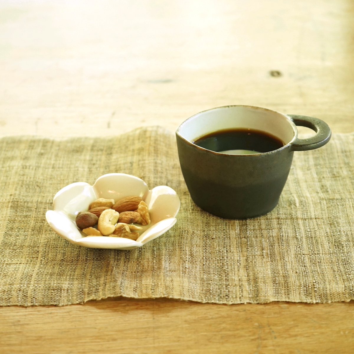 安藤雅信】ギャルリ百草 黒錆釉コーヒー カップ＆ソーサー 【公式通販】