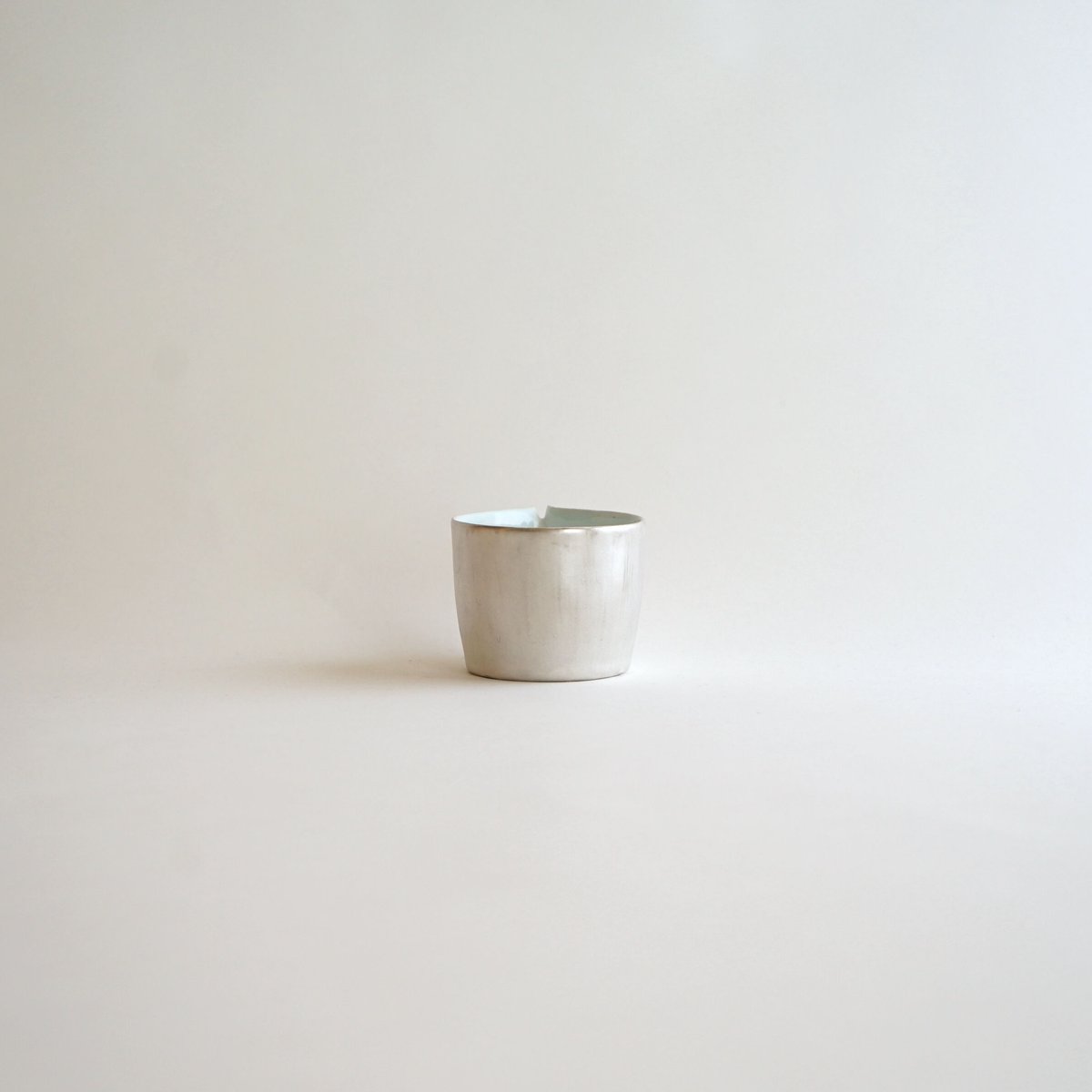 安藤雅信】外白銀彩片口 M 内白藍釉 | ギャルリ百草 online store