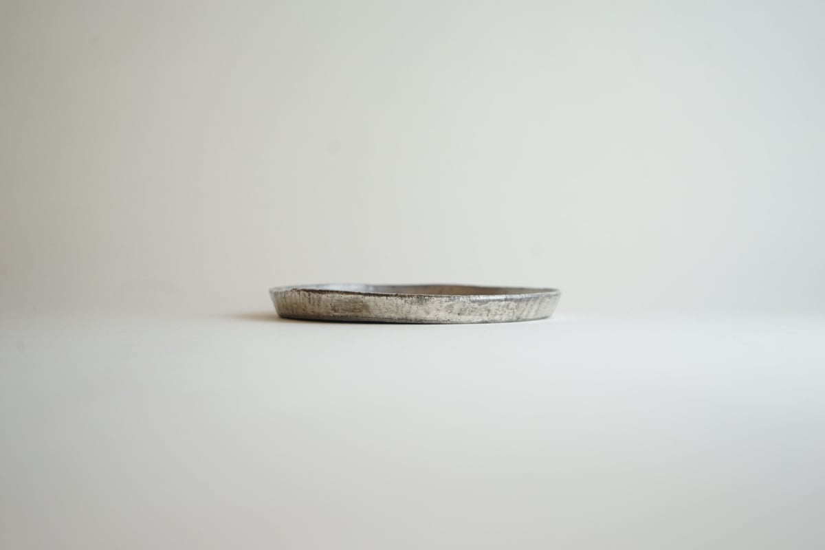 安藤雅信】黒銀彩切立平皿 六・五寸 | ギャルリ百草 online store