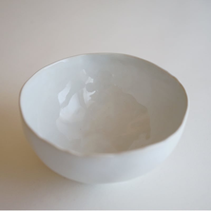 【新品未使用品】　安藤雅信　ギャルリ百草　耐熱白釉手付ボウル　透かし　耐熱皿 安藤雅信】耐熱白釉手付ボウル M | ギャルリ百草 online store