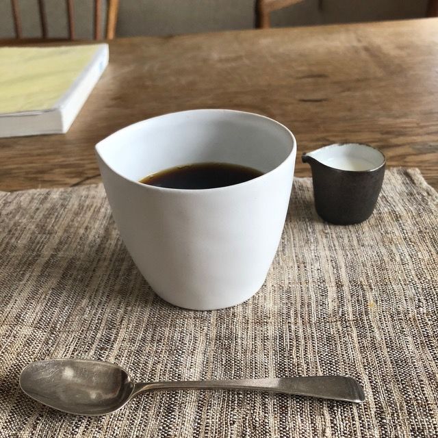 安藤雅信さんのビッグマグカップ。 安藤雅信さんのビッグマグカップ。 （安藤雅信】コーヒー（乳白