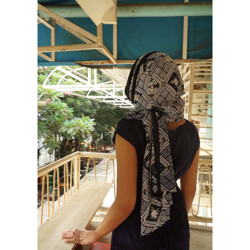 BATIK JARAK STOLE NAVY (Dingin) | Jalan Rajabrooke