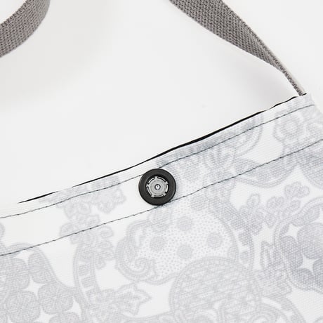 BATIK SACOCHE (WHITE)