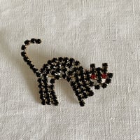 チェコのガラスブローチ135・黒猫赤目