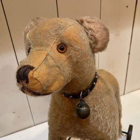 アンティークシュタイフ・Ride-on Dog