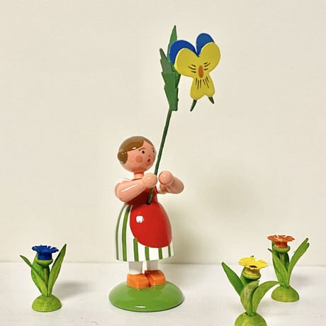 お花を持った女の子