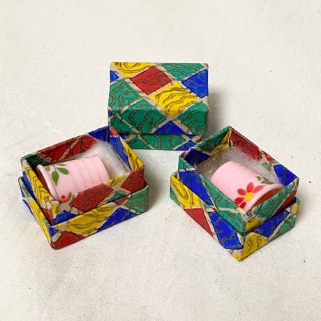 Thimble・ピンクに赤いお花