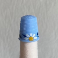 Thimble・ブルーに白のお花