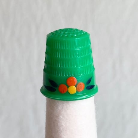 Thimble・グリーンにオレンジのお花