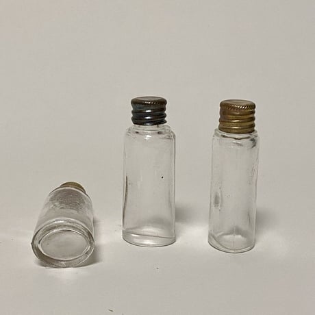 チェコガラスの香水瓶E