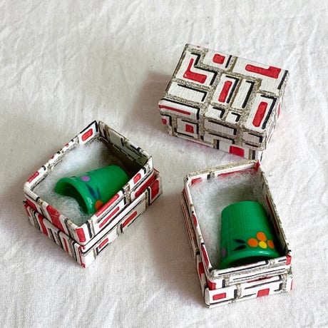 Thimble・グリーンにオレンジのお花