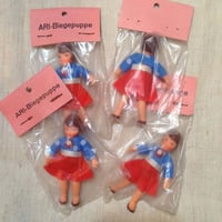 ARI 7・ブルーシャツのお姉さん