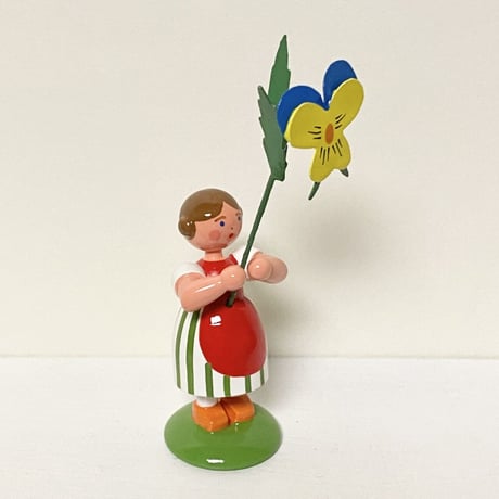 お花を持った女の子