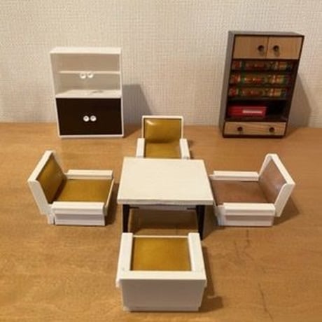 東ドイツのお人形の家具セット