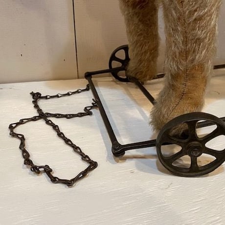 アンティークシュタイフ・Ride-on Dog