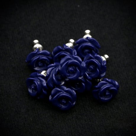 ラピスの青薔薇ピアス