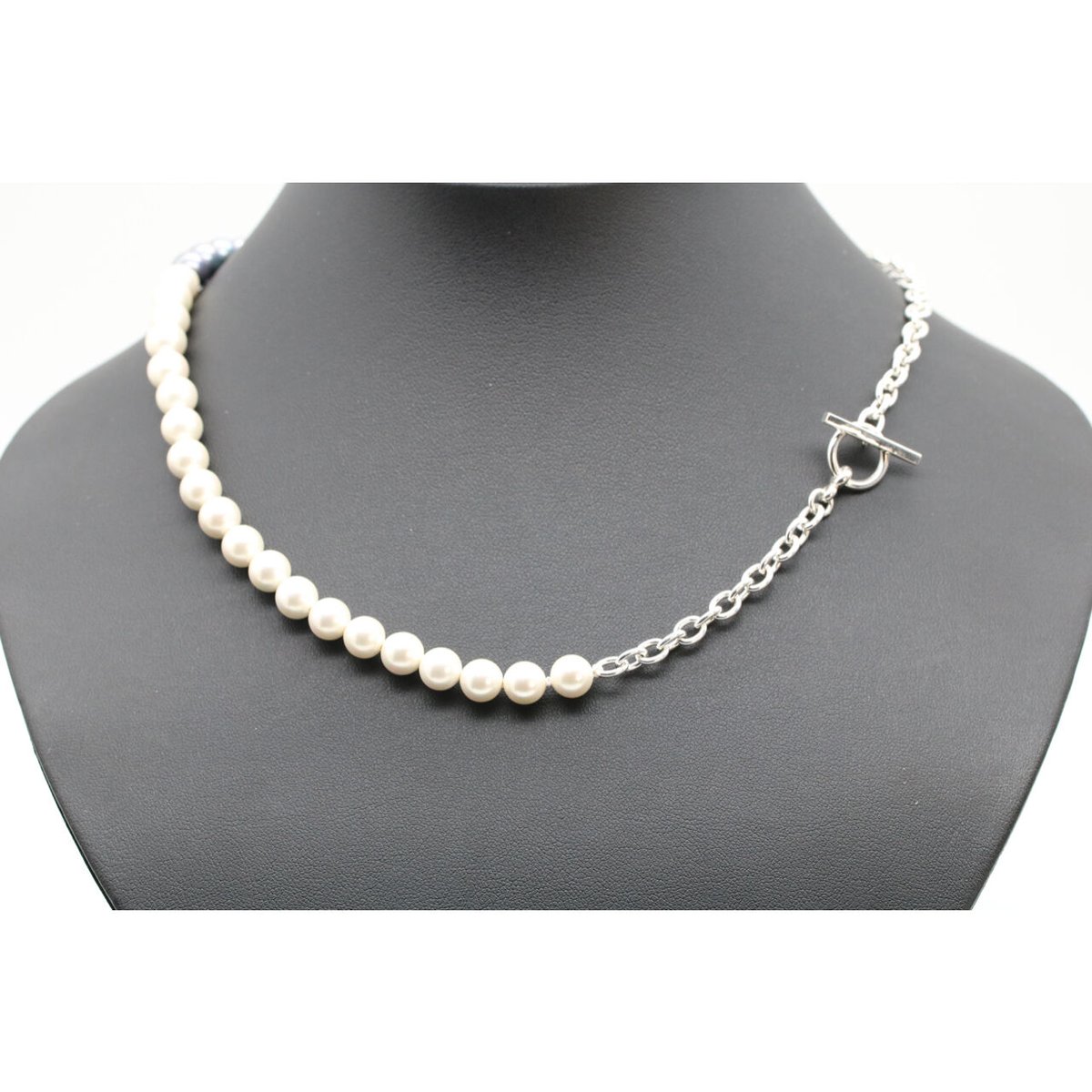 White Pearl Necklace