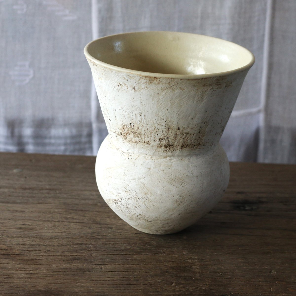 幾何学模様と個性的な大型オブジェ　造形作家　美術アート　リビング　インテリア陶芸 オブジェ 抽象彫刻 現代アート インテリア 置物 装飾 おしゃれ OBJE001