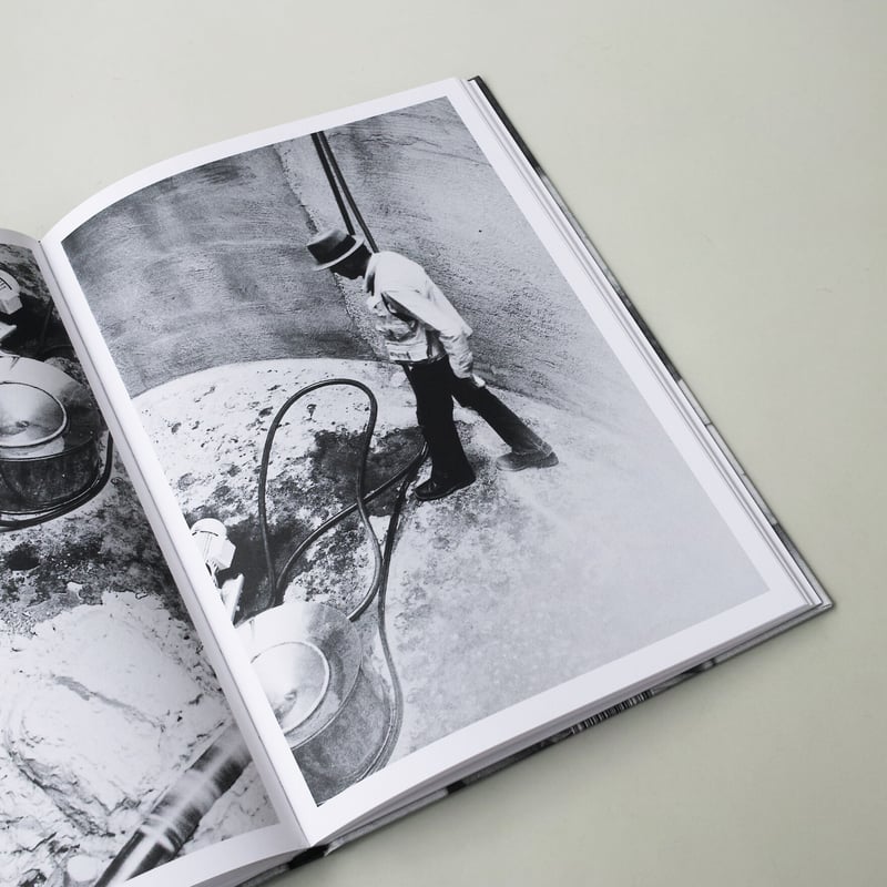 Joseph Beuys / Honey is flowing in all directio