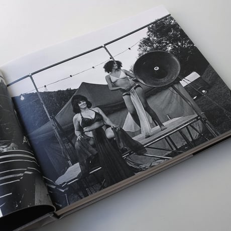 Susan Meiselas / Carnival Strippers Revisited