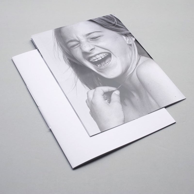 Jim Britt「SISTERS」写真集 サイン＋ポスター付 ジム・ブリット SISTERS poster set | Jim Britt | Sisters with braces 2018