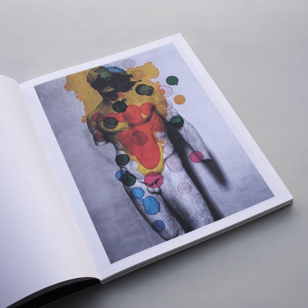 Viviane Sassen / VENUS & MERCURY | POST Viviane Sassen / VENUS & MERCURY | POST