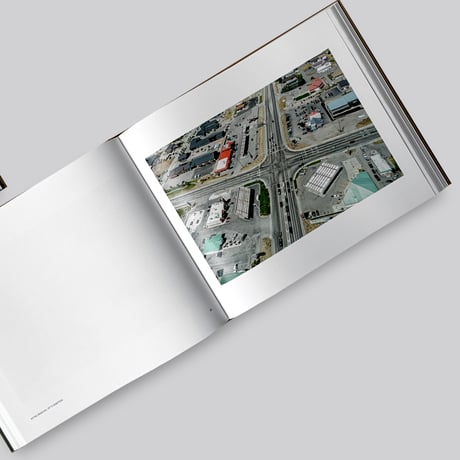 Stephen Shore / TOPOGRAPHIES: AERIAL SURVEYS OF THE AMERICAN LANDSCAPE