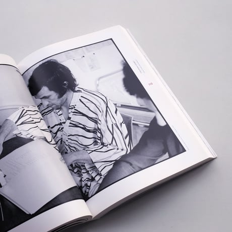 Alighiero E Boetti / Beyond Books