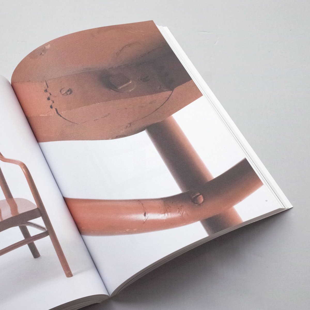 洋書 THONET Vitra design museum P160725326.JPG