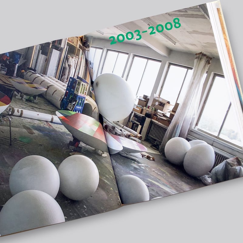 Katharina Grosse / Studio Paintings 1988-2022 |