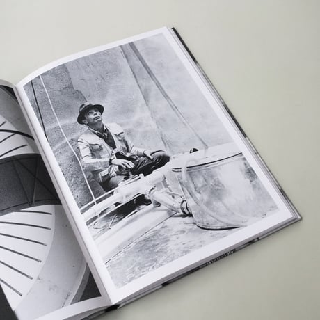 Joseph Beuys / Honey is flowing in all directions