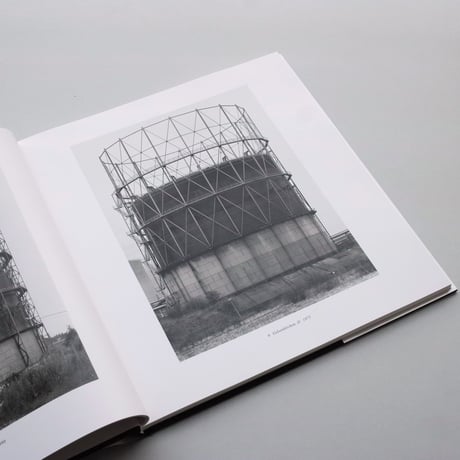 Bernd & Hilla Becher / Gasbehälter