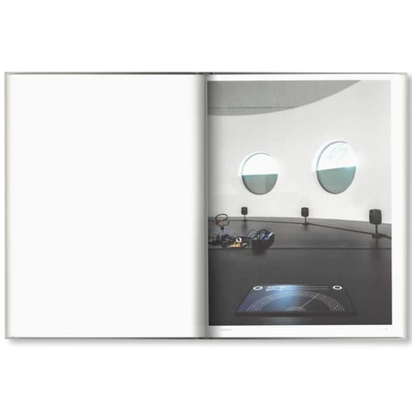 Carsten Nicolai / Parallax Symmetry