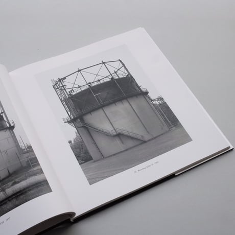 Bernd & Hilla Becher / Gasbehälter