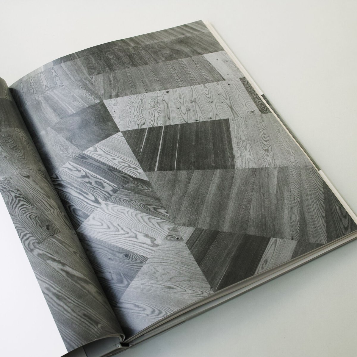 洋書 Seeing Zumthor. Images by Hans Danuser Seeing Zumthor. Images by Hans Danuser | Park Books