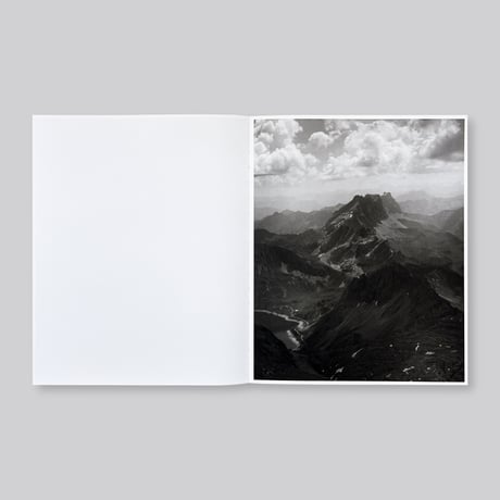 Rick van der Klooster / Between the Mountain and the River