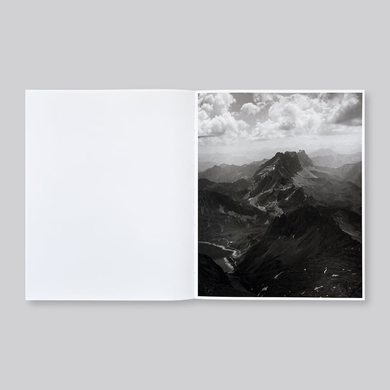 Rick van der Klooster / Between the Mountain an