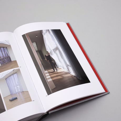 Felix Gonzalez-Torres / Specific Objects Without Specific Form