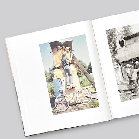 Ursula Schulz-Dornburg / Huts, Temples, Castles
