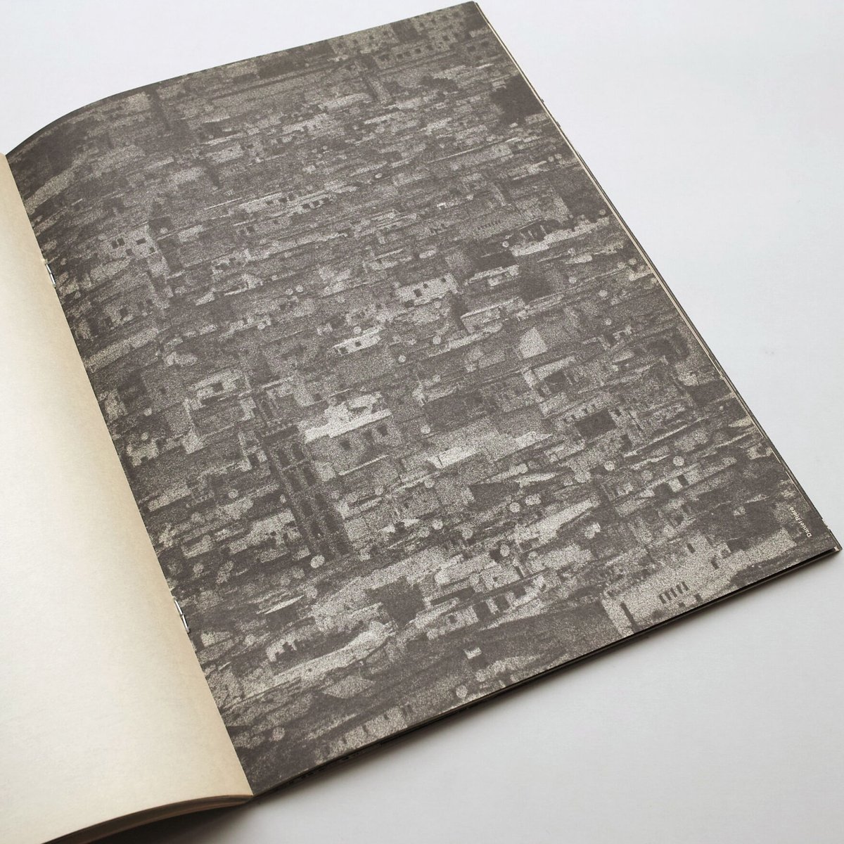 【初回限定お試し価格】 古書】Guerrillazine A/W 2004-05 | POST アート・デザイン・音楽