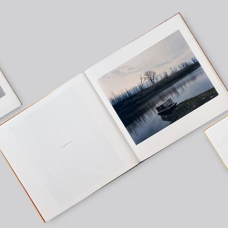 Alec Soth / SLEEPING BY THE MISSISSIPPI