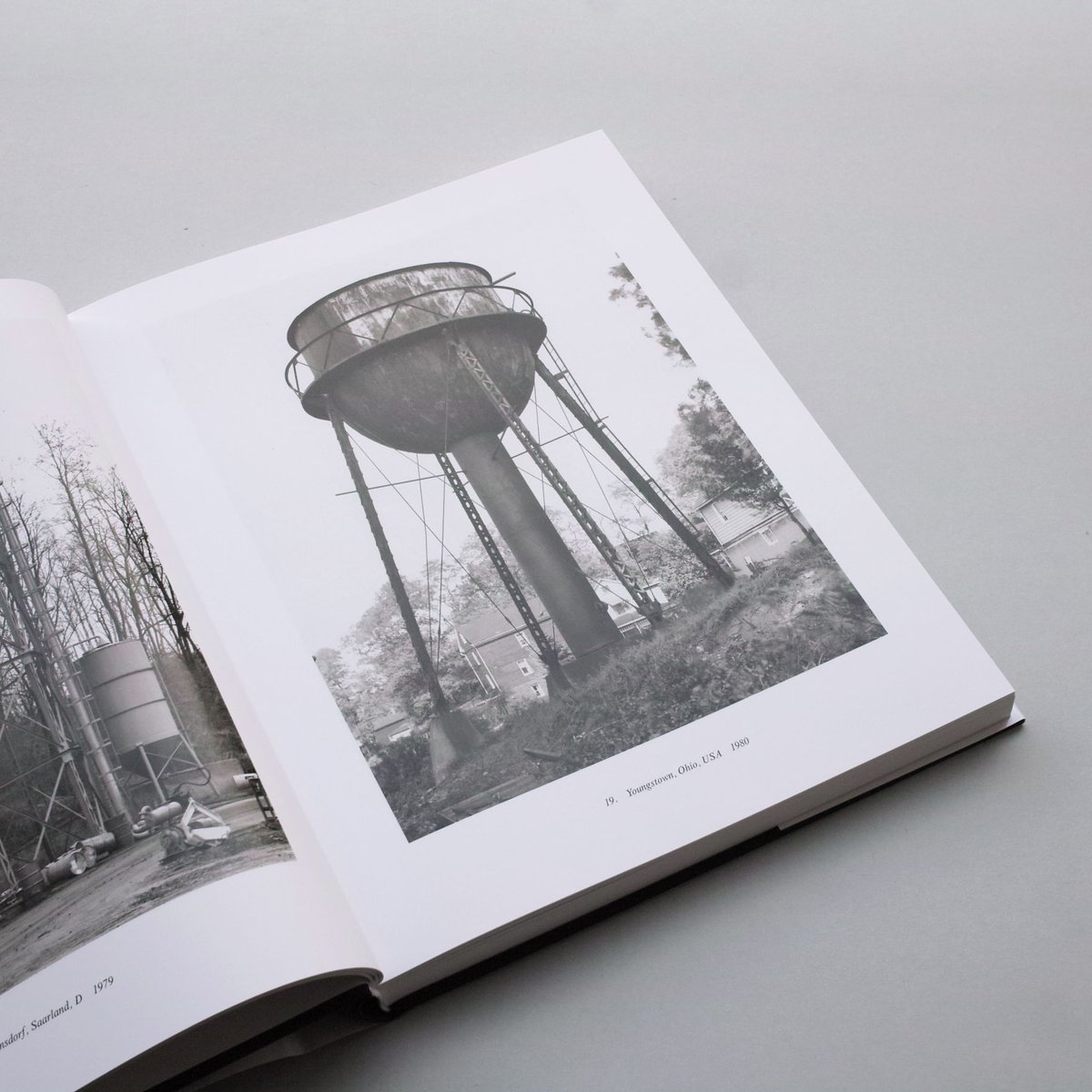 ベッヒャー夫妻 Bernd & Hilla Becher Typologies Bernd & Hilla Becher: Typologies | Fraenkel Gallery