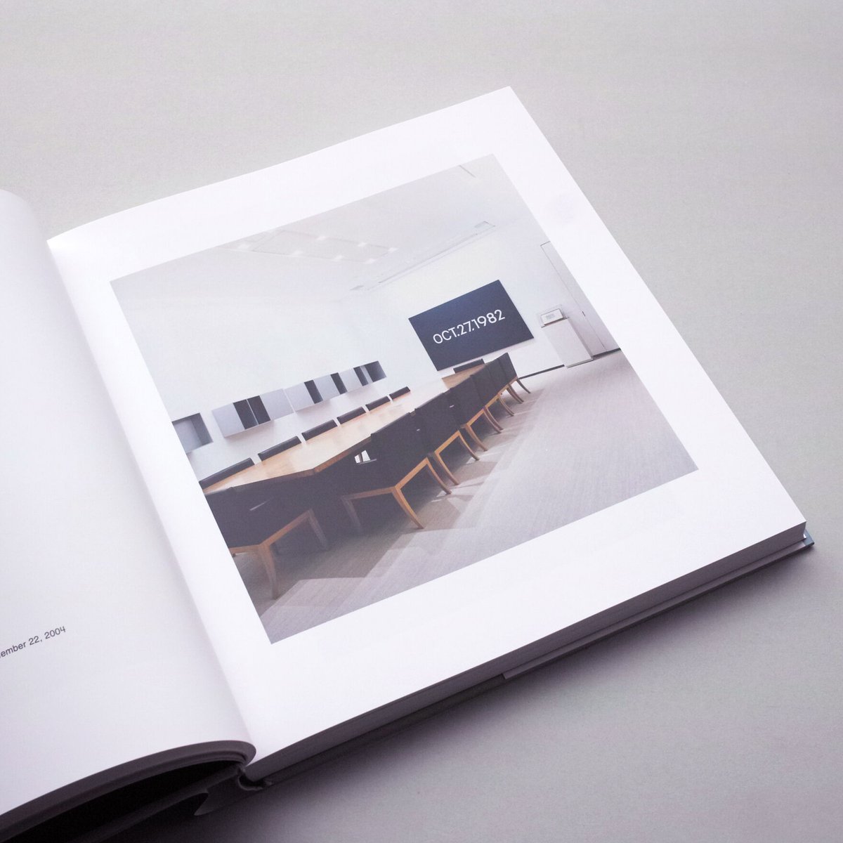 Candida Hofer / On Kawara, Date Paintings in Pr