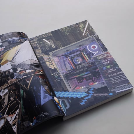 Wolfgang Tillmans / SOUND IS LIQUID